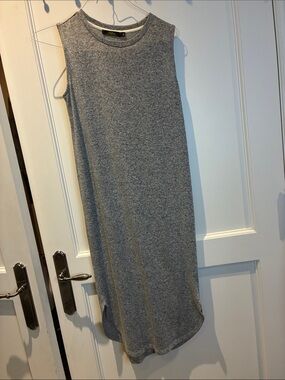 Bellina Sleeveless Gray Knit Maxi Dress⭐️